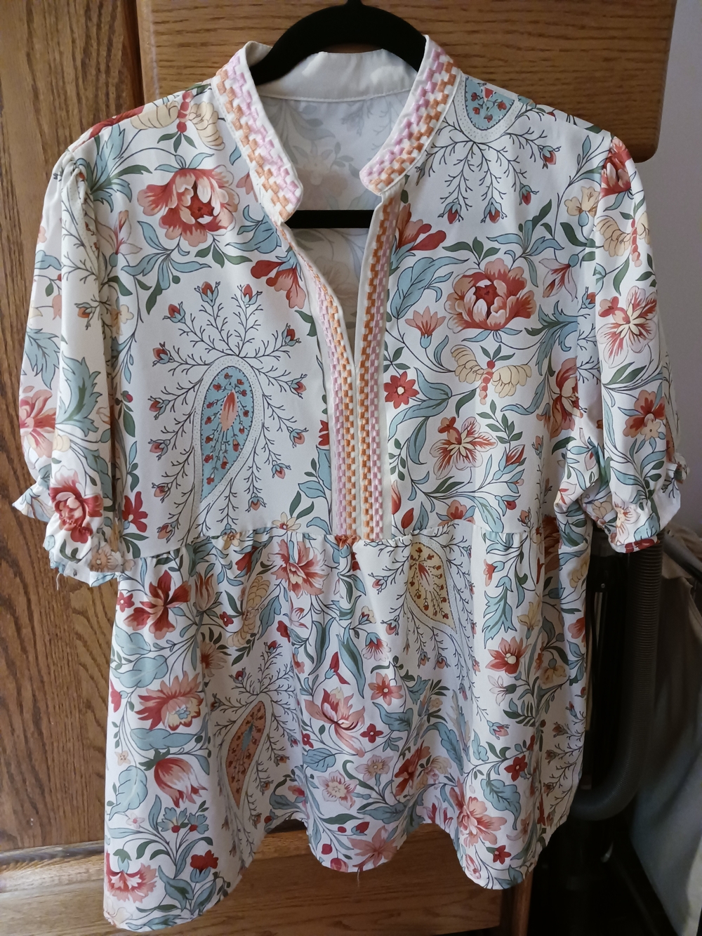 Floral Paisley Short-Sleeve Tunic Top - White with Coral & Teal